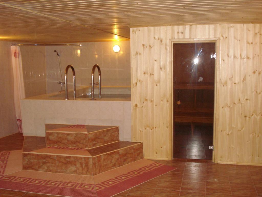 Вілла Usadba V Lapenkah Гродно Екстер'єр фото
